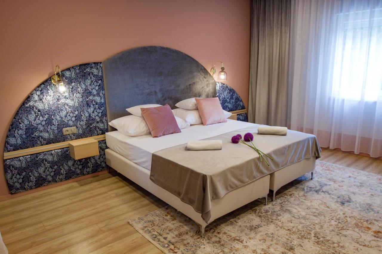 Ditlin Apartmanok Pápa Exterior foto